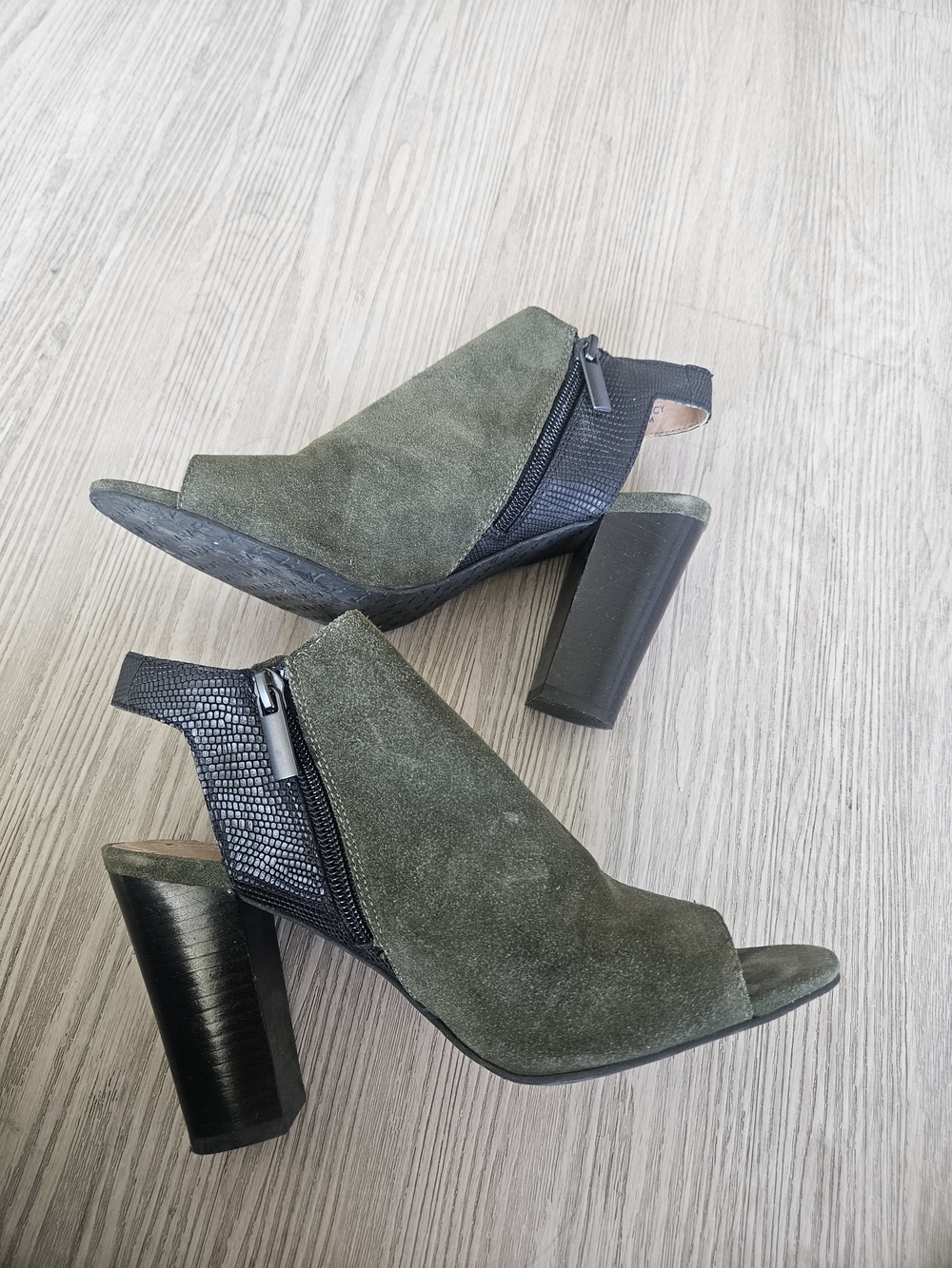 Tahari Olive Green Suede Open-Toe Block Heel Sandals
